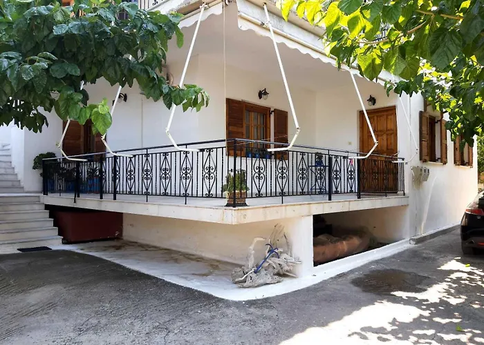 Glyfada\'S Family Apartment