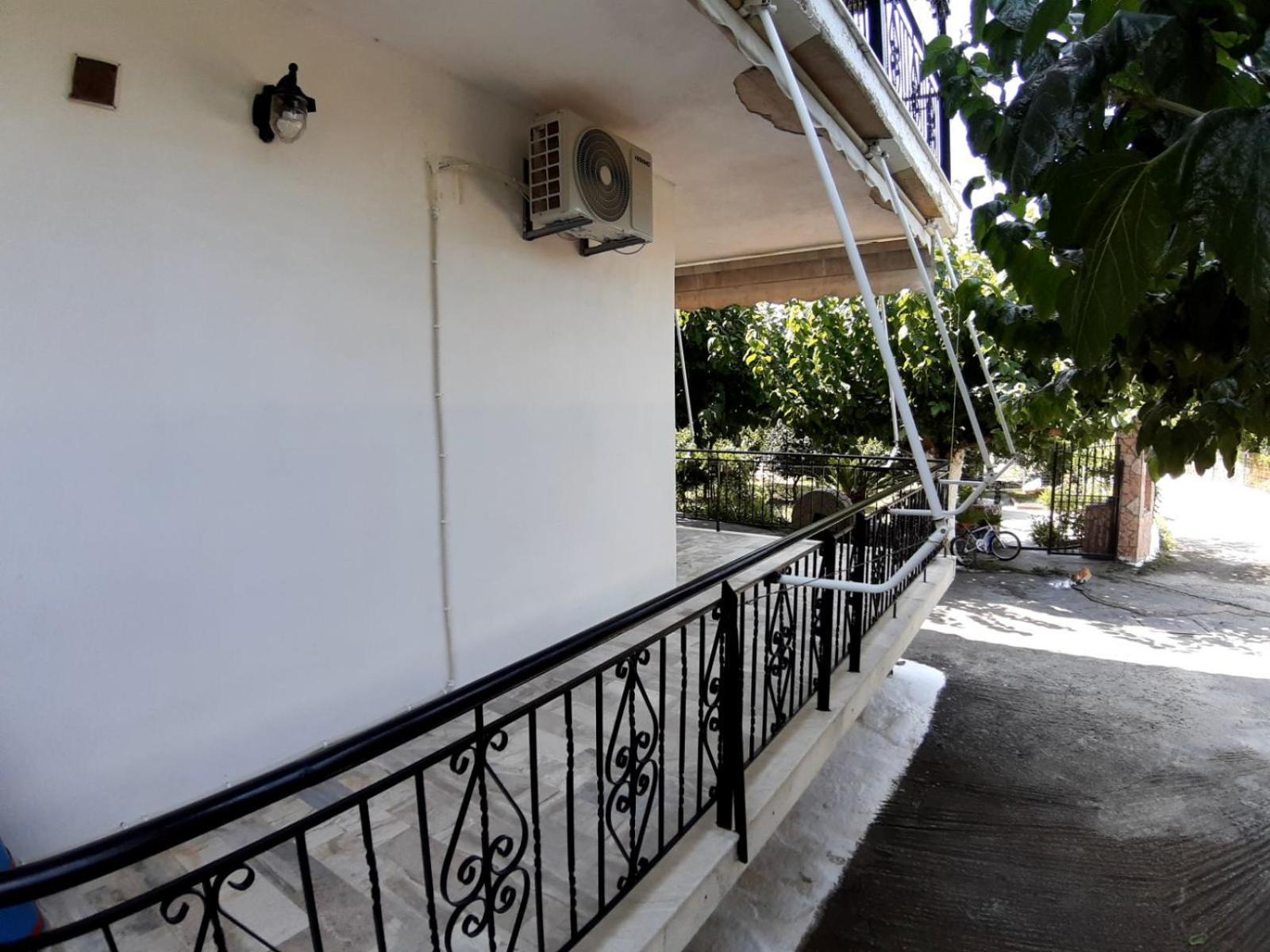 Glyfada's Family Apartment *